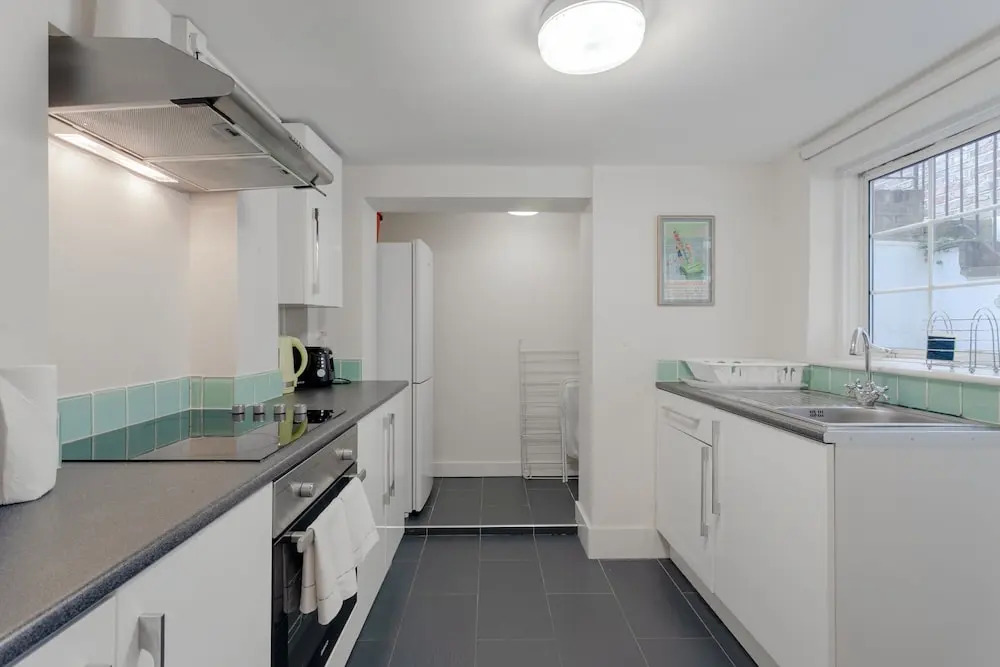 1 Bedroom Apartment in Notting Hill Accommodates 3