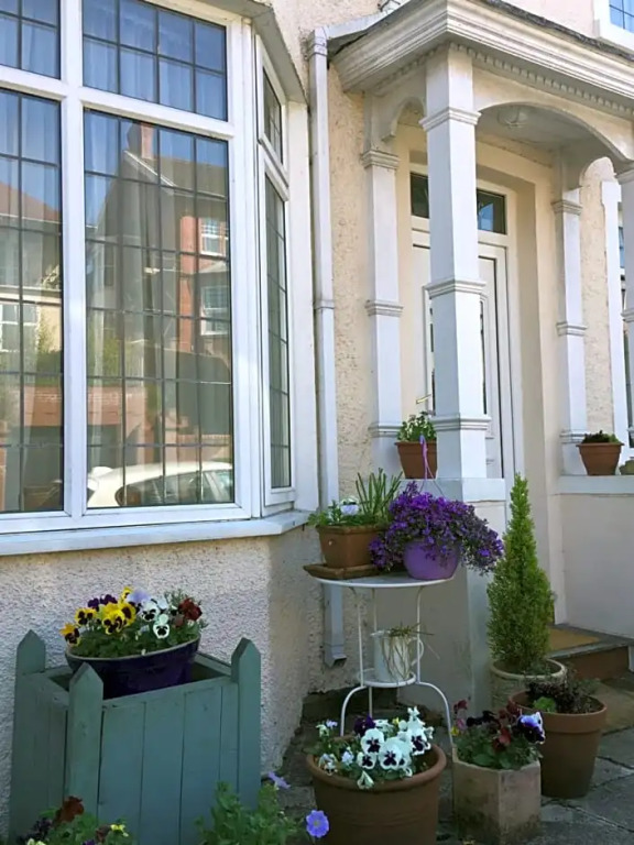 Wynberg House Swansea Bed  Breakfast