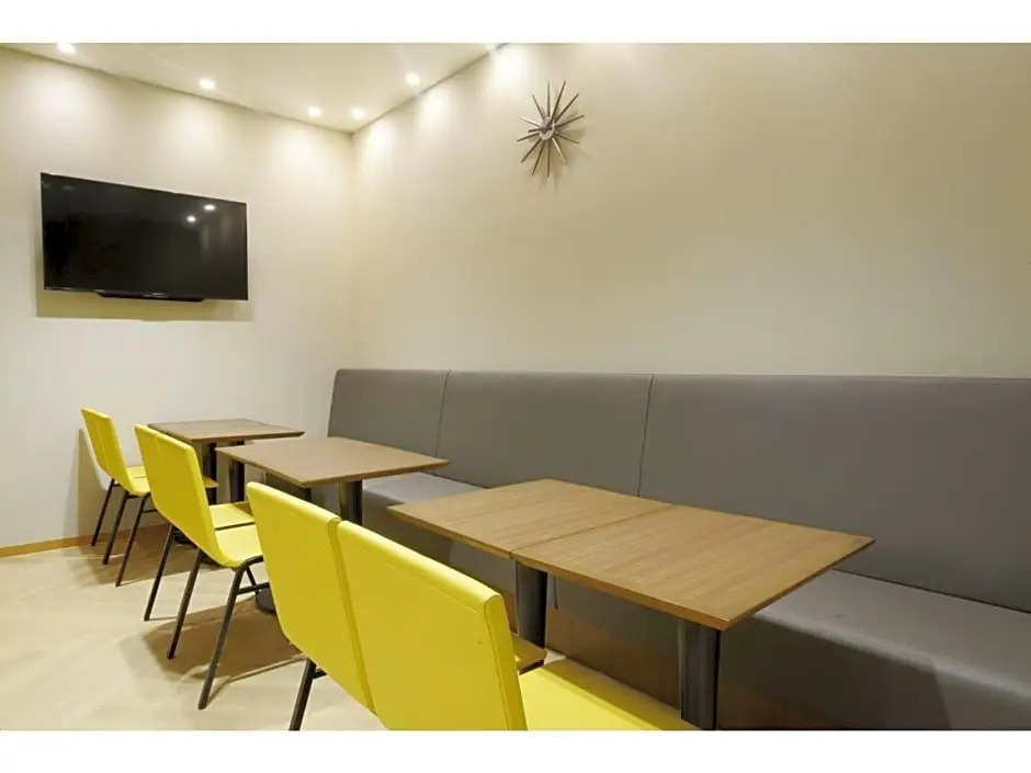 Red Roof Inn & Suites Osaka Namba Nipponbashi - Vacation STAY 81966v