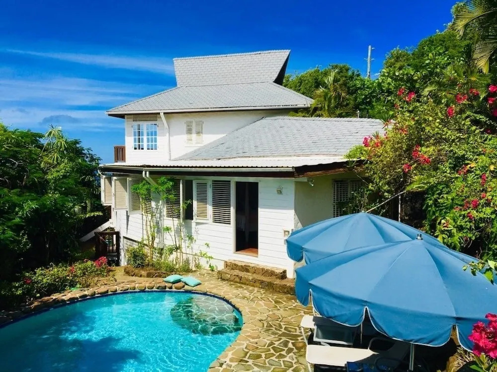 Hummingbird Villa - Tropical 3 bedroom Villa with Panoramic Views 3 Home by RedAwning