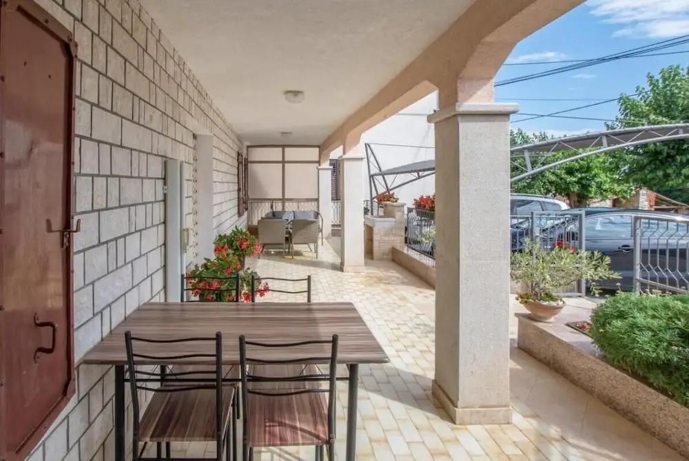 Comfortable Apartment in Umag With Parking Space