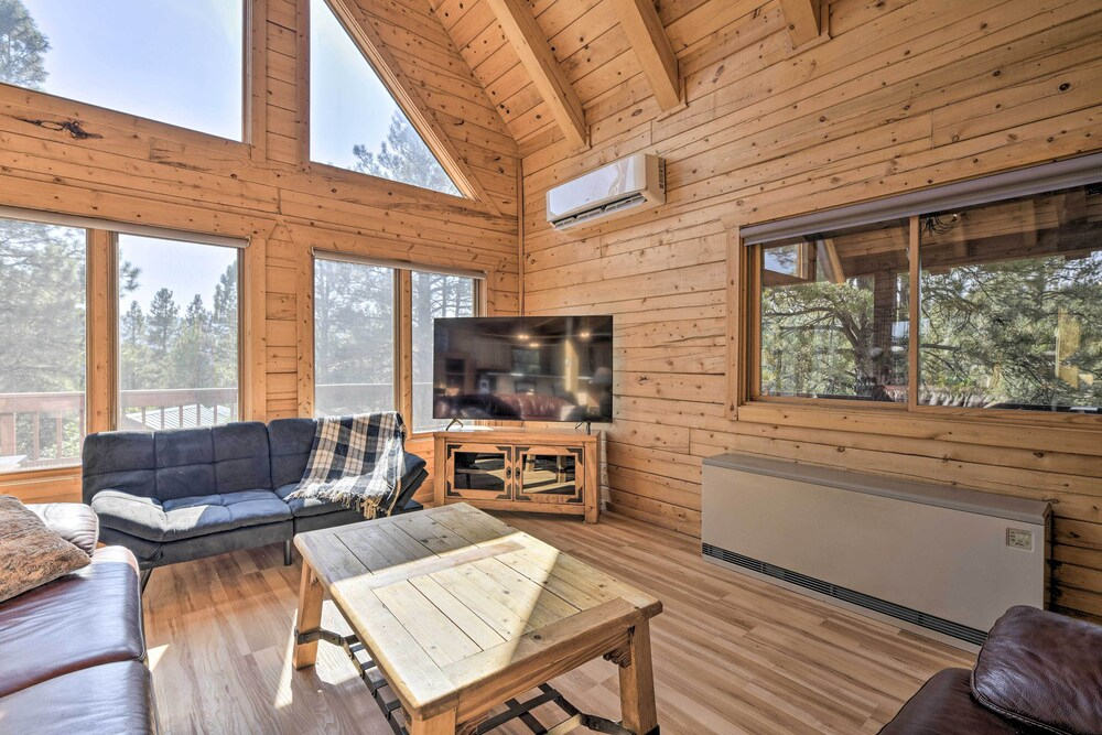 Lazy Beaver Lodge Pagosa Cabin w/ Deck, Fire Pit