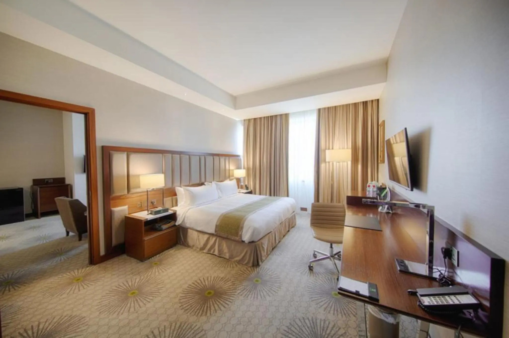 Holiday Suites Al Azizia
