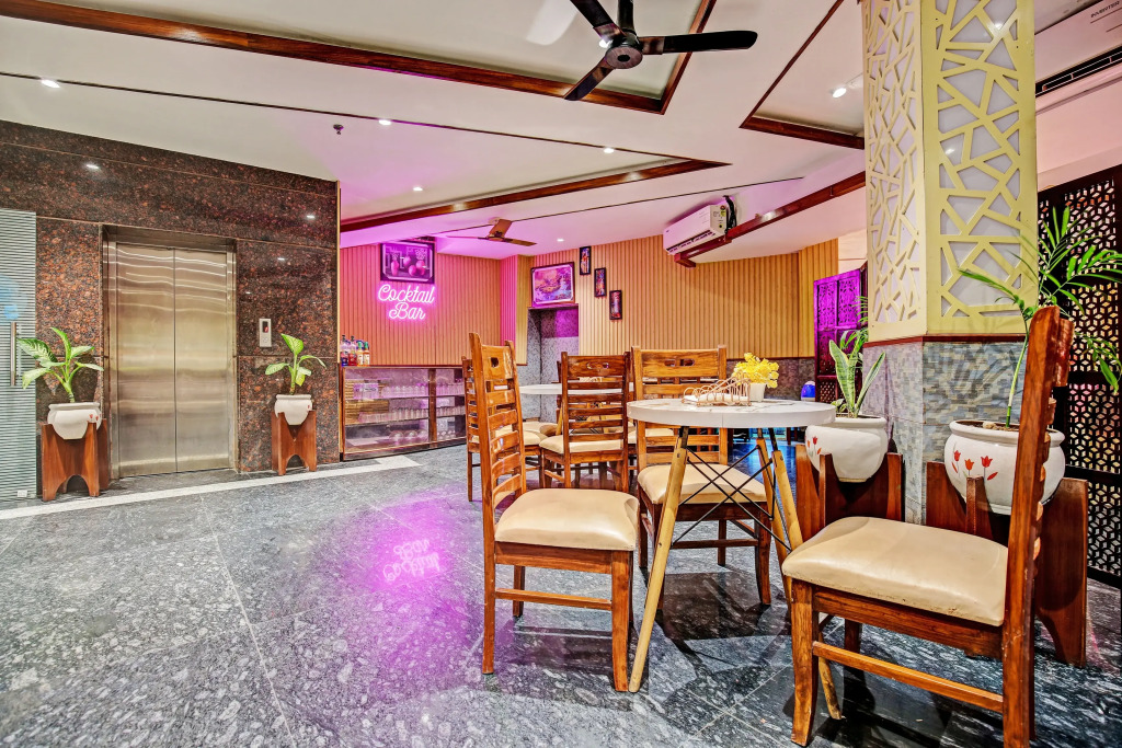 Super Townhouse by OYO Eastern View Formerly Vihaan Residency
