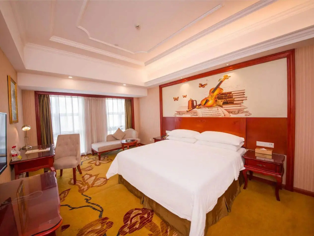 Vienna International Hotel (Foshan Gaoming Xinheng Plaza)
