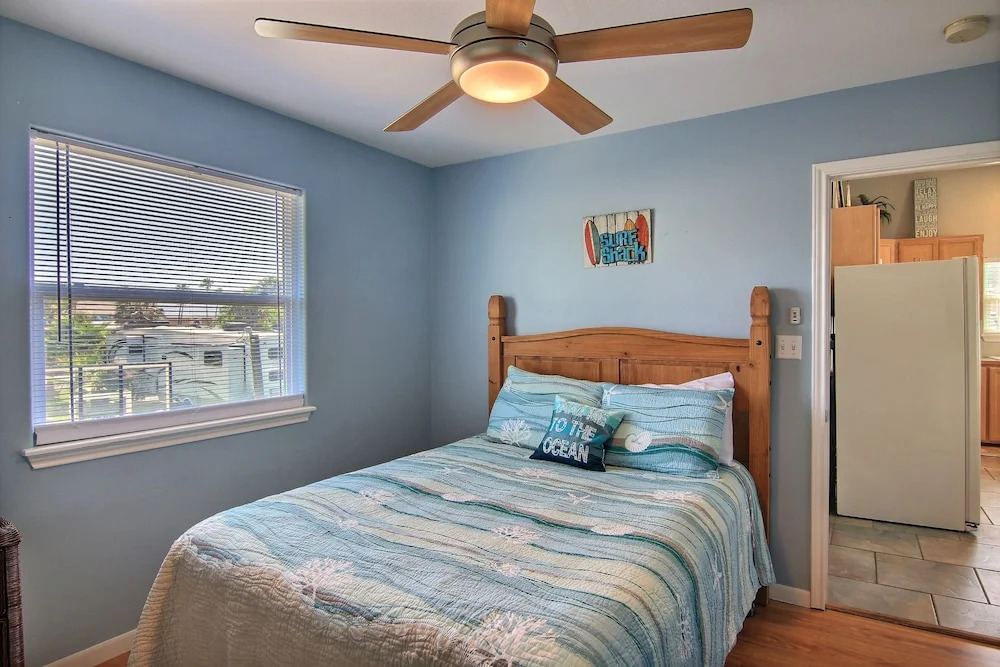 Salty Dawg Shores 2 Bedrooms 2 Bathrooms Home
