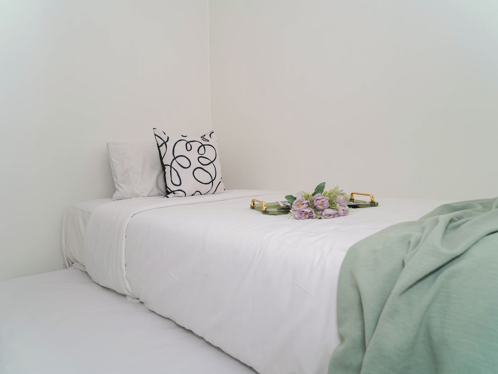 Neat And Nice 2Br At Apartment Bassura City