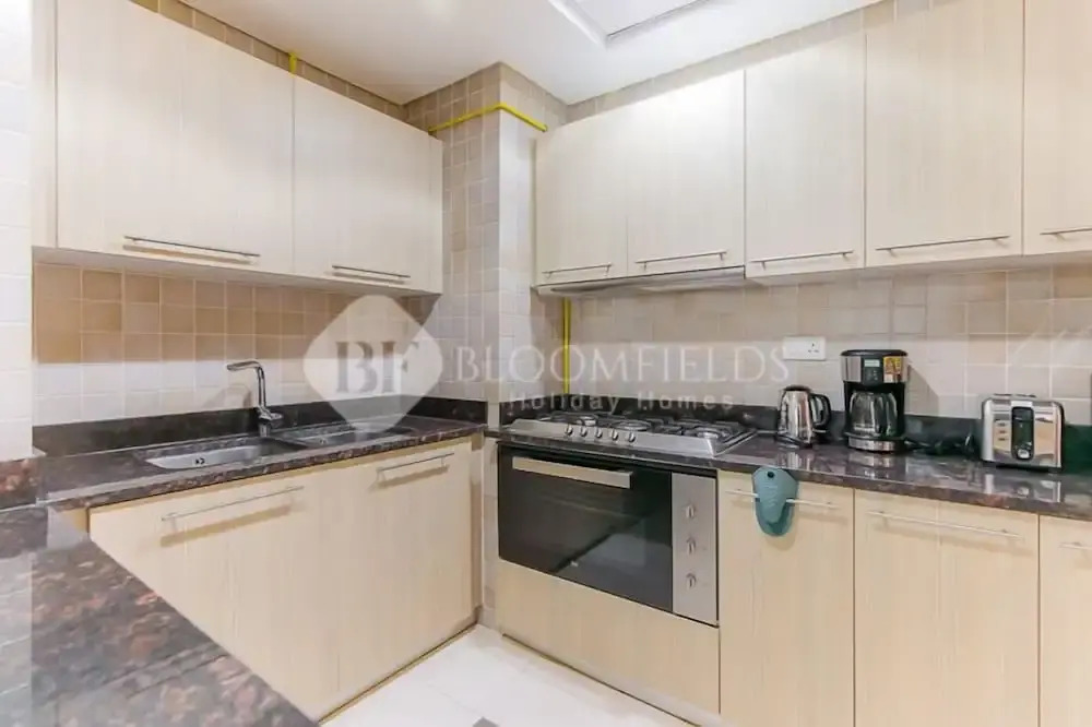 Golf course view, stylish 2BR