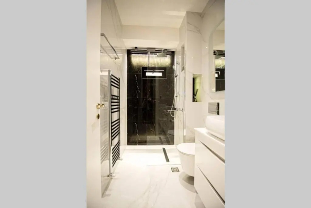EcoStay-Serenity,business class apartment by the sea in Alimos Kalamaki