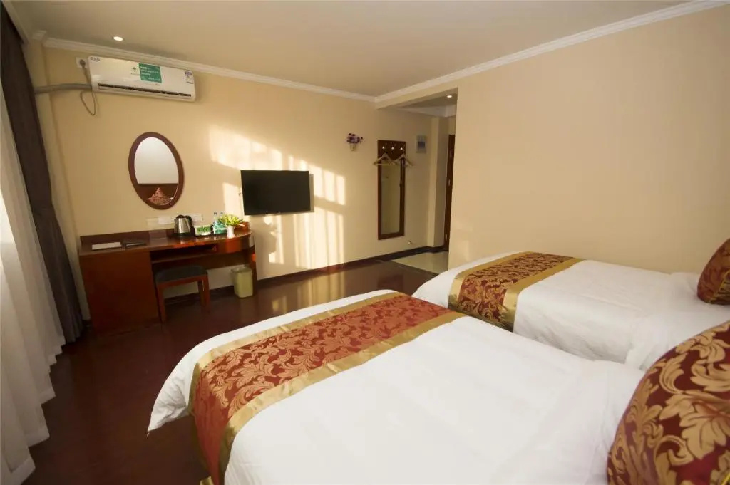 GreenTree Alliance Jiangsu Nantong Haimen Dieshiqiao Xiunv Rd Pedestrain Street Road