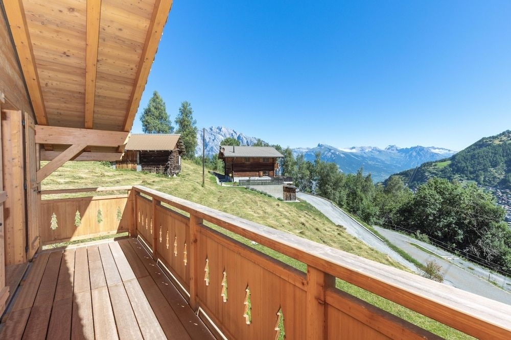Chalet Le Cerf New Build Stylish Stay