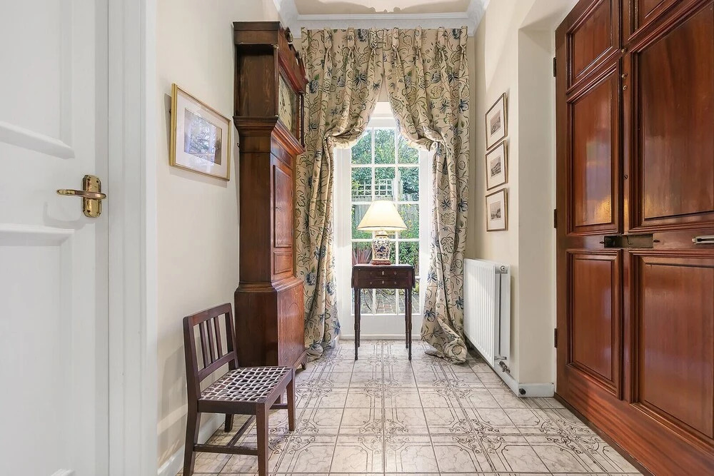 Hampstead Courtyard Escape