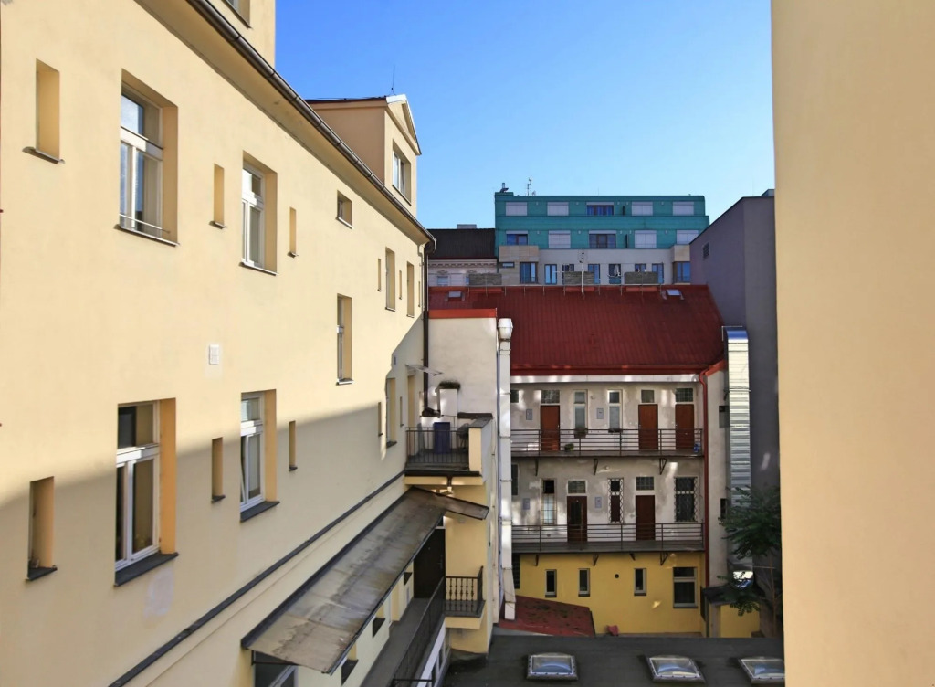 Angel City Aparthotel