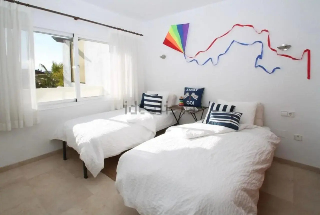 South faced 4 bdrm townhouse with pool in Marbella