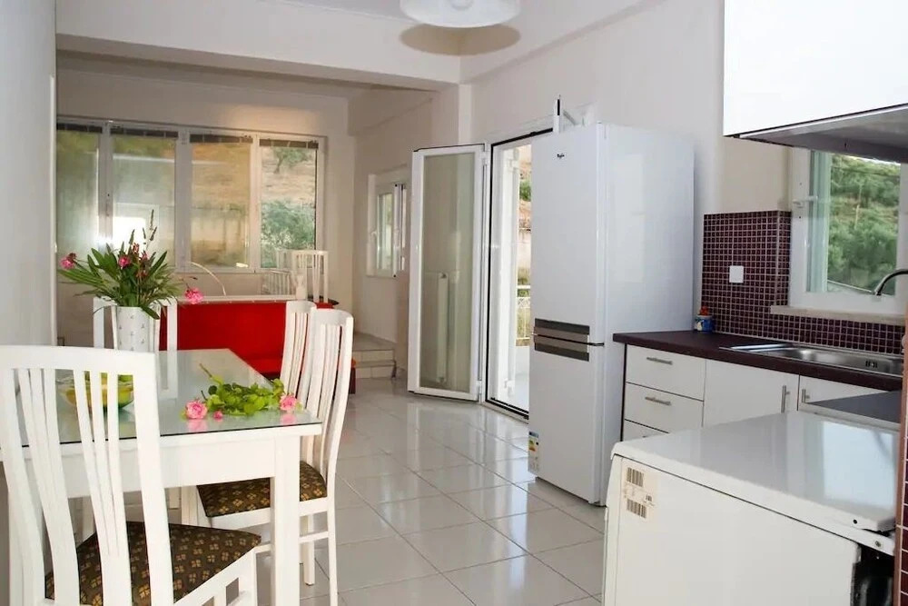 Romantic Sunsets 300m From The Beach
