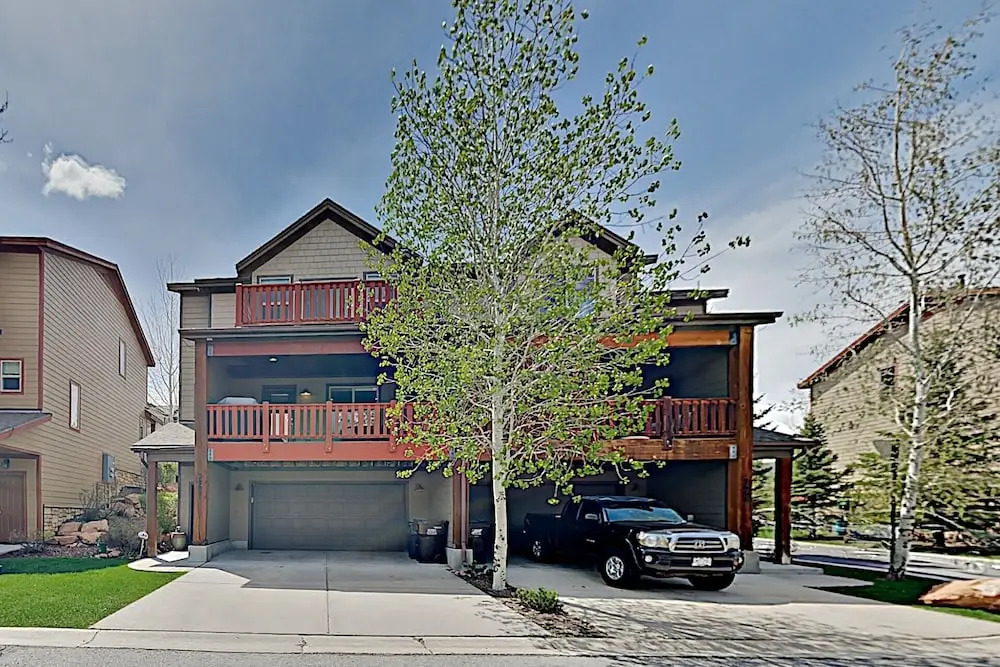 2-unit Bear Hollow Village W/ Hot Tub 8 Bedroom Townhouse