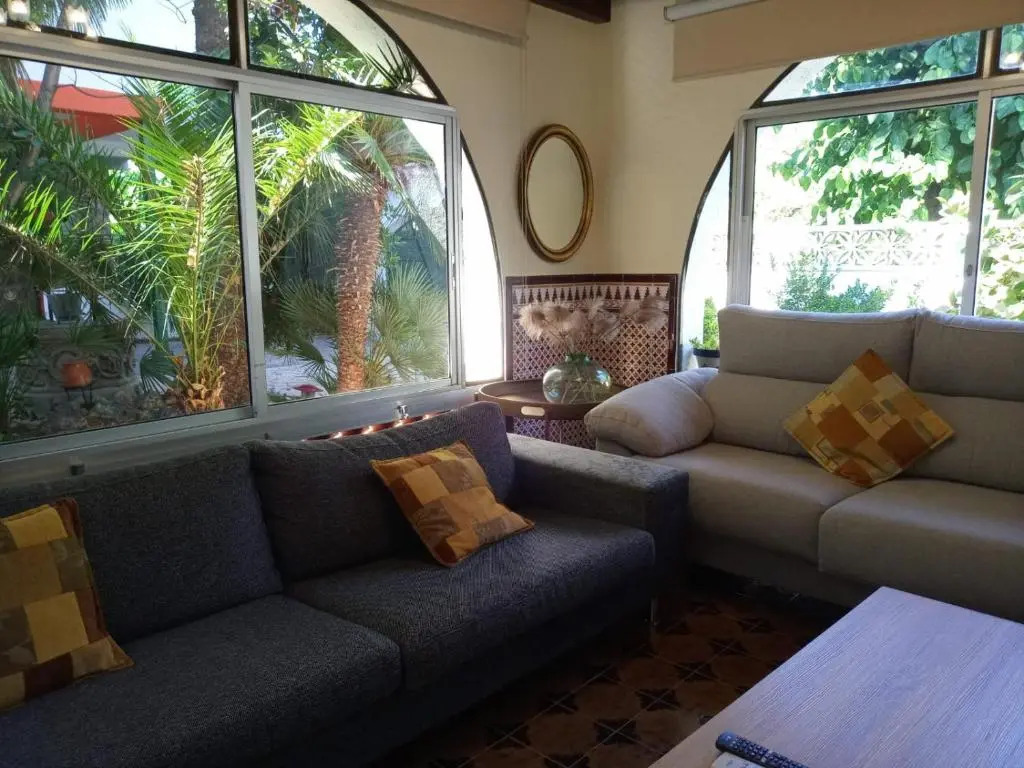 R94 Chalet con piscina privada 20m de la playa Calafell