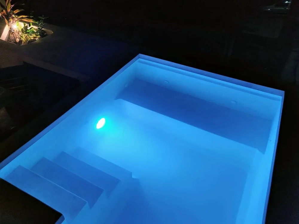 2 Br Apt. with Private Plunge Pool plus 2 other Common Pools, for up to 8 sleeps