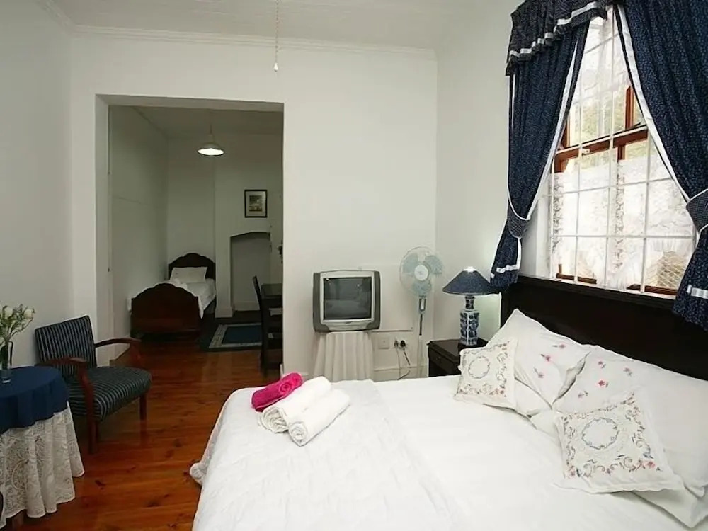 District Six Guesthouse