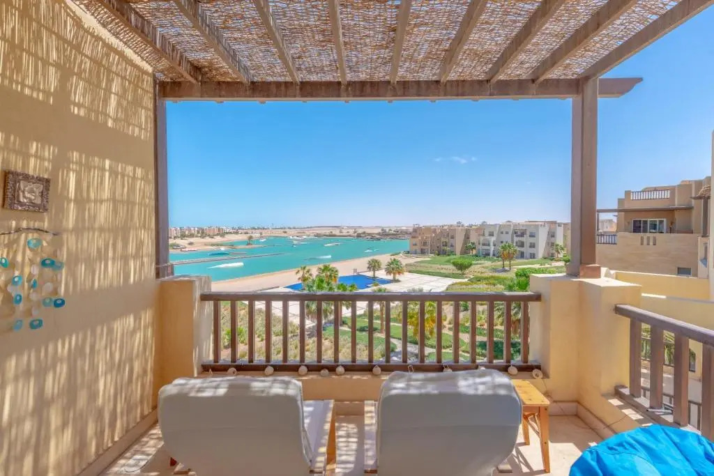 Sunny 2 Bedroom + Private Roof Terrace Lagoon View