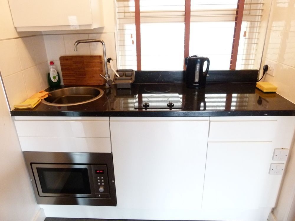 SS Property Hub - City of London Studio Apartment 9