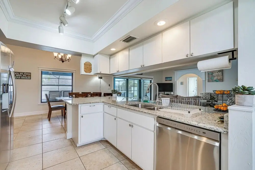 5 Mi to Downtown: Cape Coral Retreat w/ Lanai!