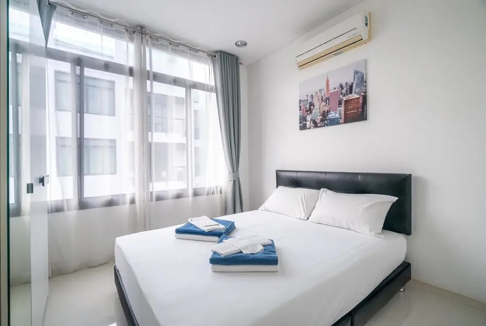 Kamala Regent C403 - High Floor 3 bdr Apartment With Pool and gym