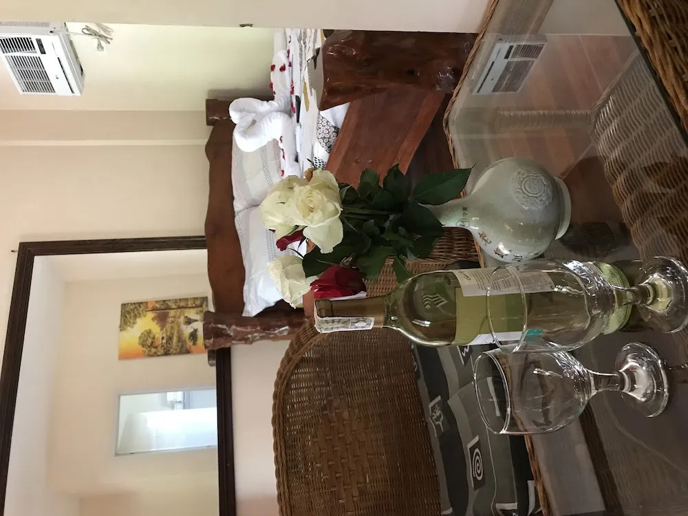 The Palms Resort & Bar
