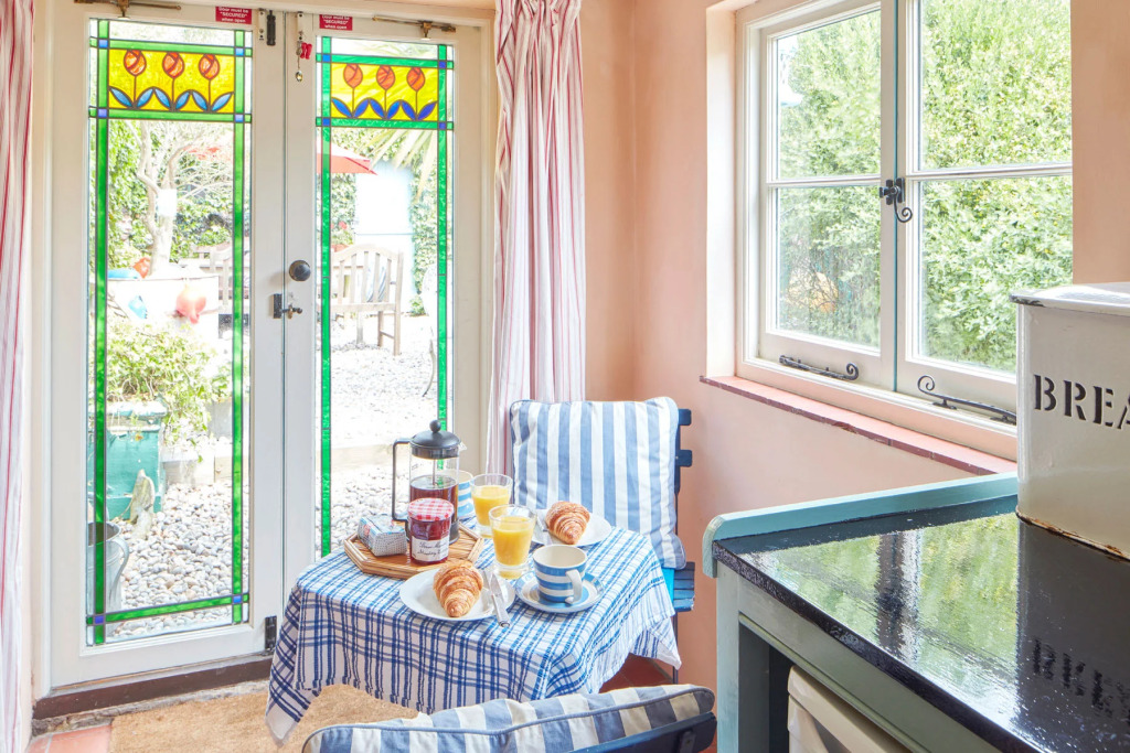 Mariners Cottage by Coaste