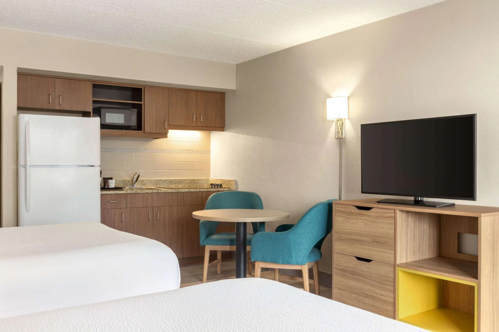 Days Inn by Wyndham Cocoa Beach Port Canaveral