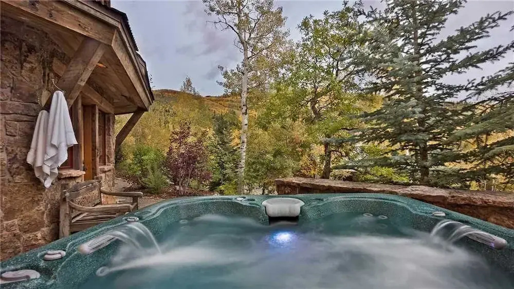 Gold Mine Lodge 6 BedroomHoliday home By Moving Mountains