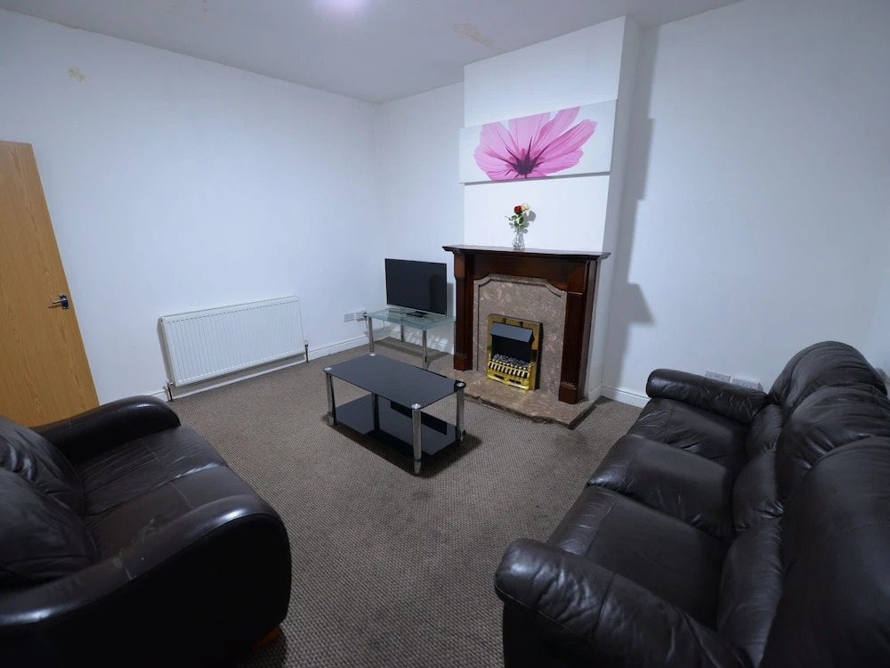 Simplistic Holiday Home in Coventry With Garden