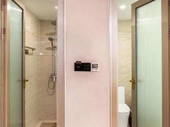 Holiday Huadu Hotel (Zhumadian Railway Station)