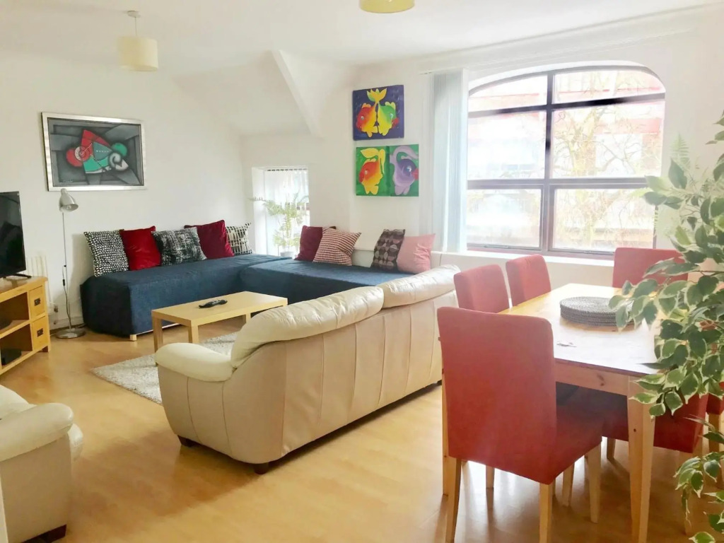 1 Fitzhamon Embankment APARTMENTS opposite Principality Stadium - LONG STAY OFFER