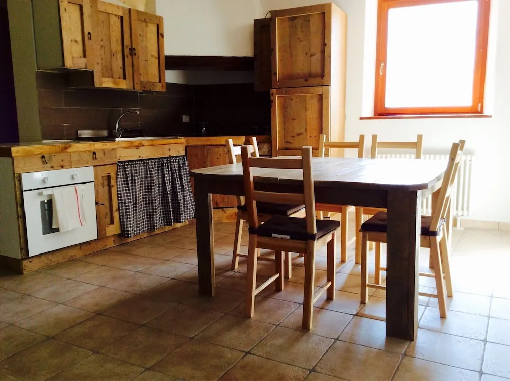 Penthouse in Historic Residence of the 700, Overlooking the Castle and Lake Garda