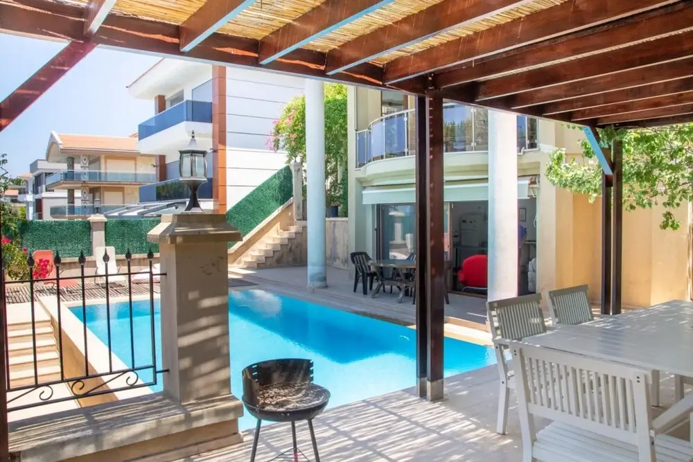 Enchanting Villa With Backyard in Cesme Near Beach