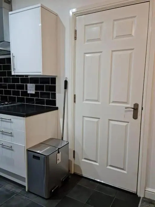 Impeccable 4-bed House Near Manchester City Centre