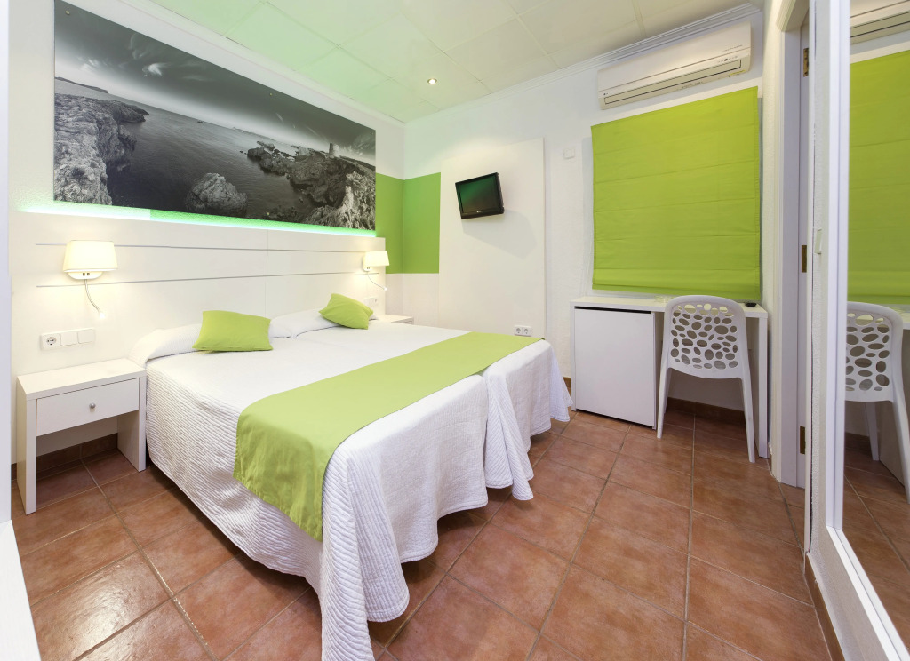 Hostal Adelino