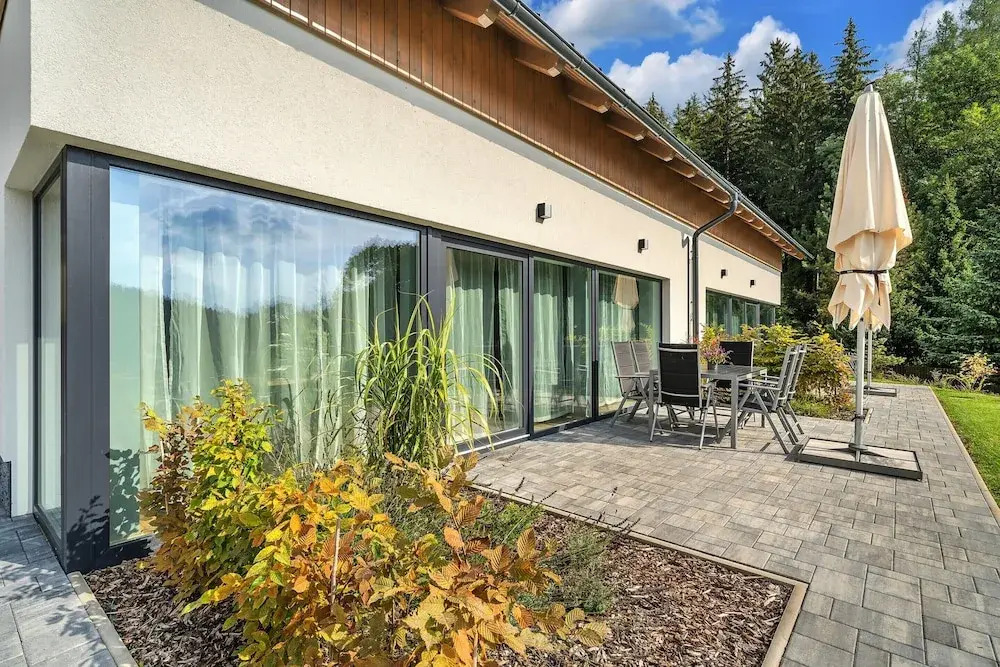 Villa in Krkono e with Sauna and Forest Views