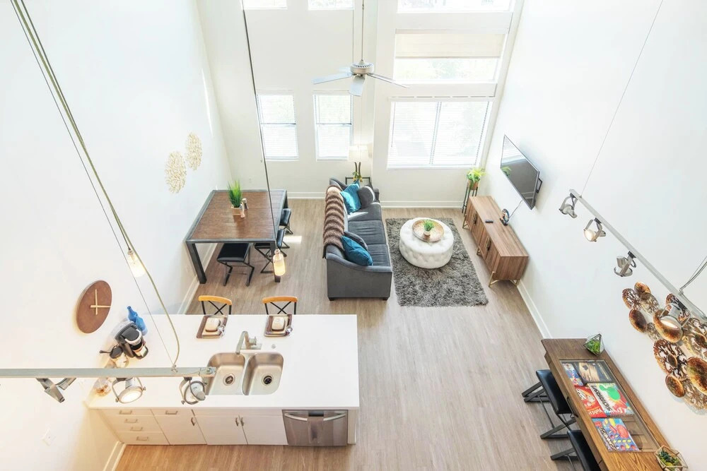 King Bed - Top Floor 2sty Loft - Parking 4058