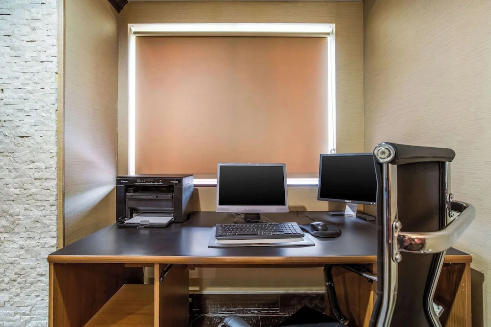 Baymont Inn & Suites Fairborn