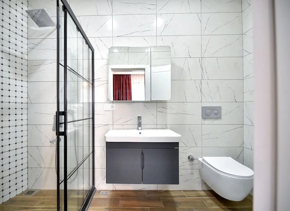 Red Moon Suites
