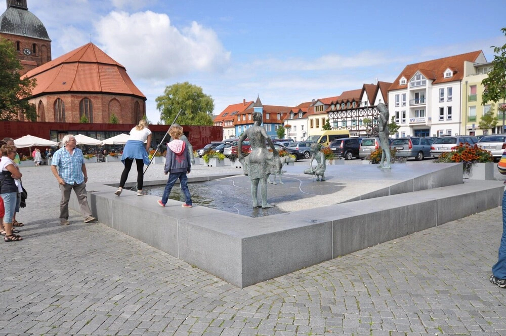 Hausboot Paula mit Reisekajak in Ribnitz-damgarten