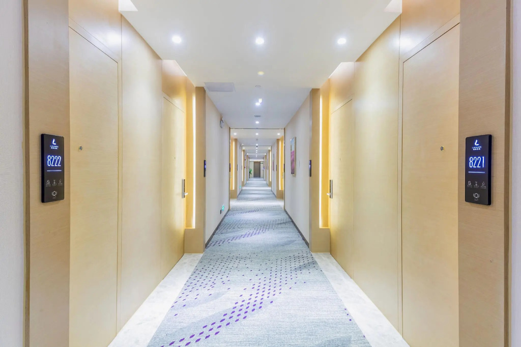 Lavande Hotel Shenzhen International Convention and Exhibition Center & Shajing Jingji Baina