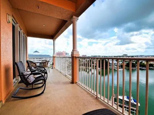 Harborview Grande 701
