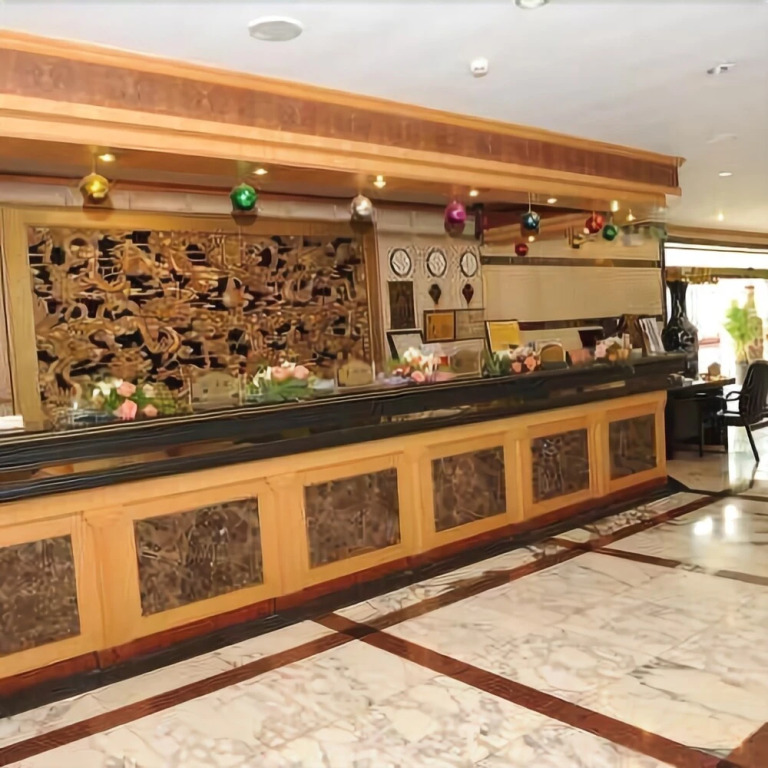 Golden Dragon Hotel(新乡金龙大酒店)