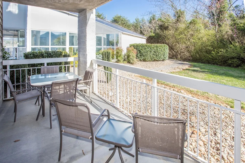 Whispering Pines 311