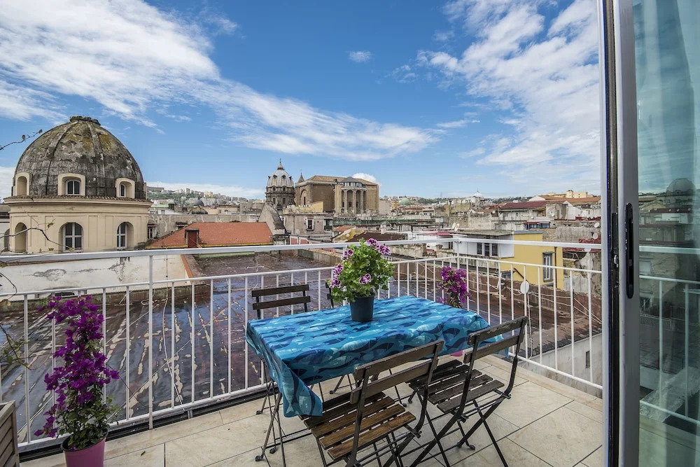 Naples Tours and Flats S.r.l.