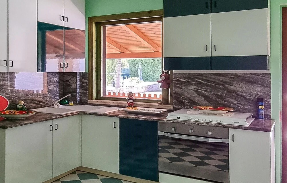 Stunning Home in Ricadi With Wifi, 7 Bedrooms and Outdoor Swimming Pool