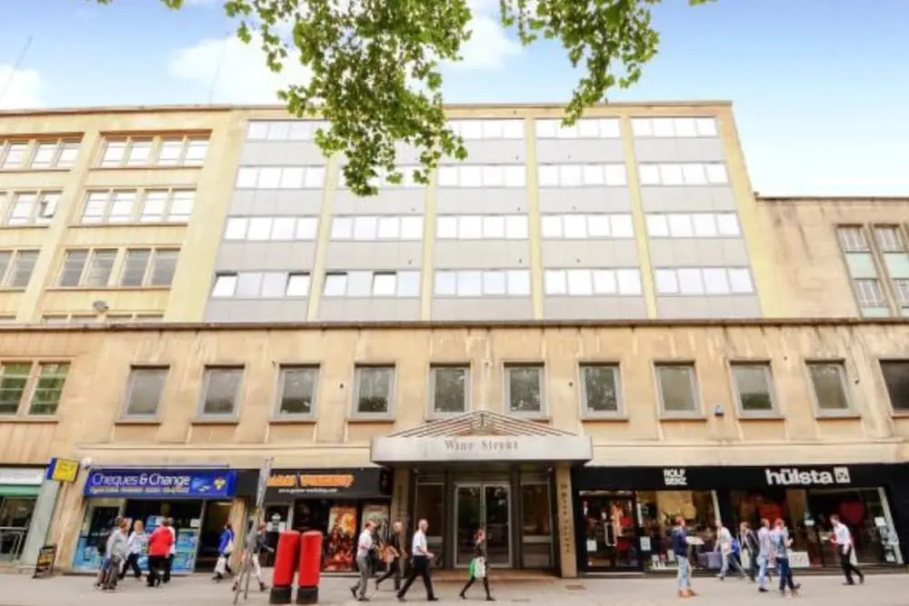 Modern 1 Bedroom Apartment in the City Centre